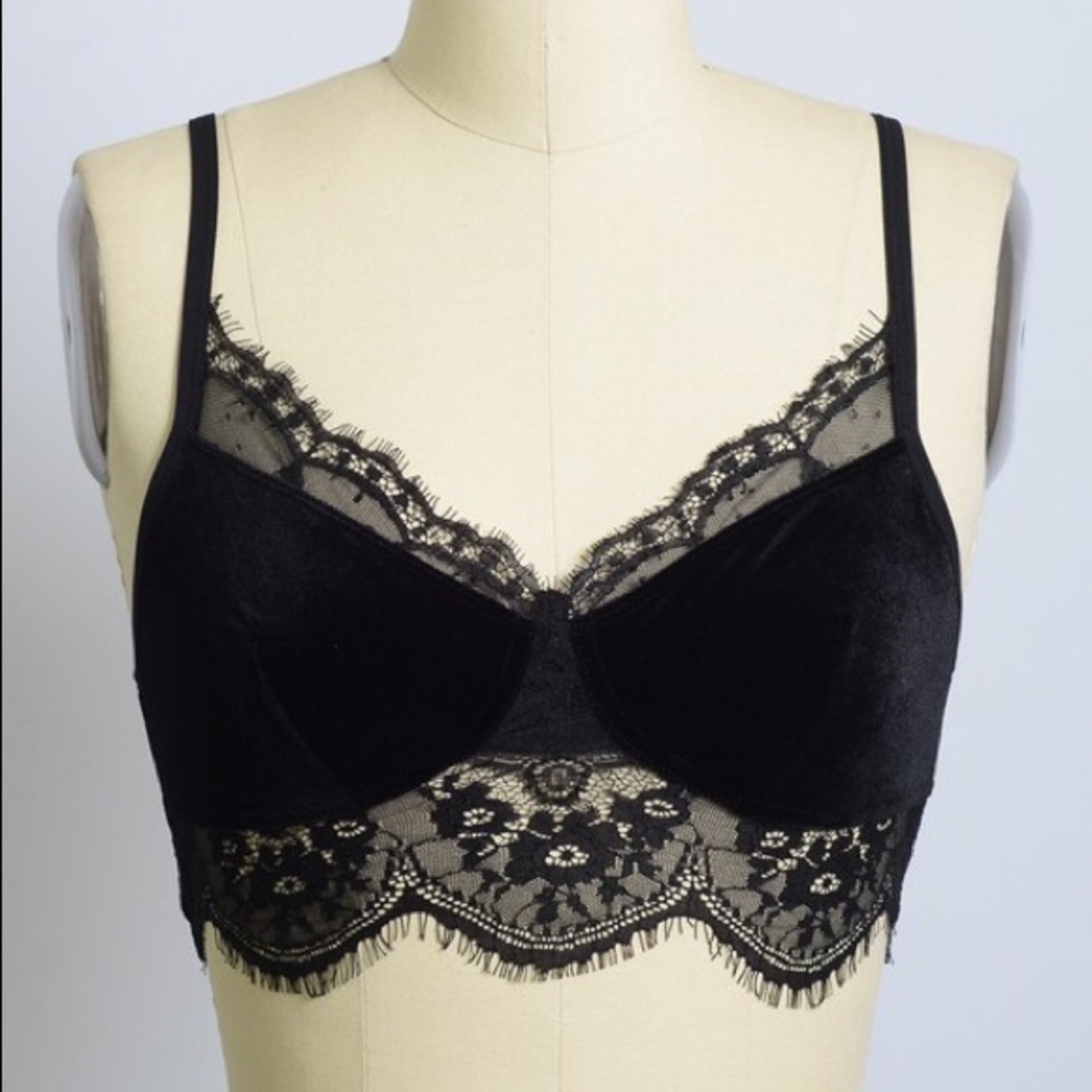 ❗️CLOSING SALE❗️ Black Velvet and Lace Bralette - Picture 3 of 5